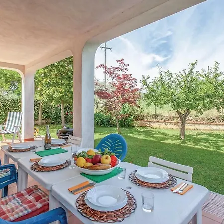 Holiday Collecorvino Tatil Evi